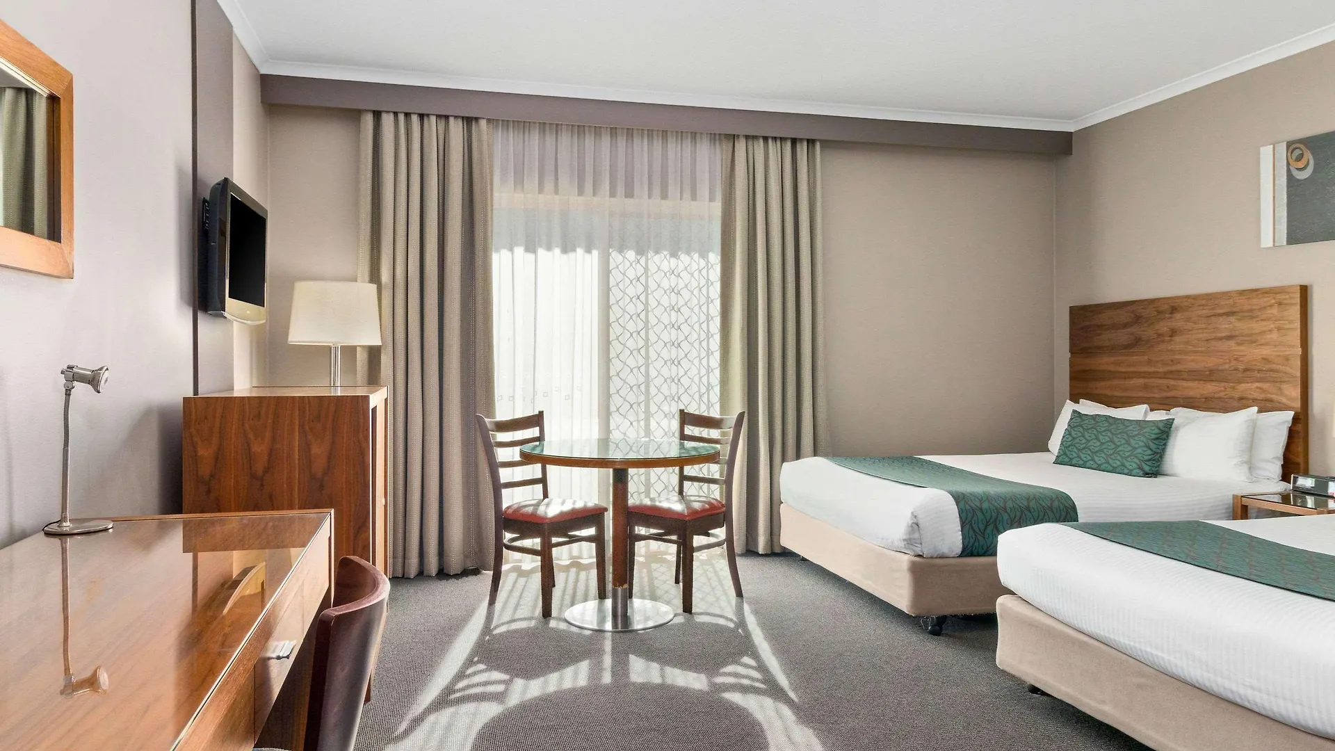 ****  Quality Hotel Dickson Canberra Australia
