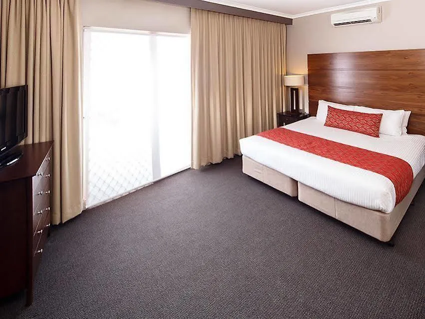Quality Hotel Dickson Canberra 4*,